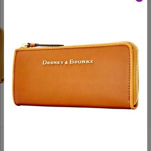 Dooney & Bourke city zip wallet